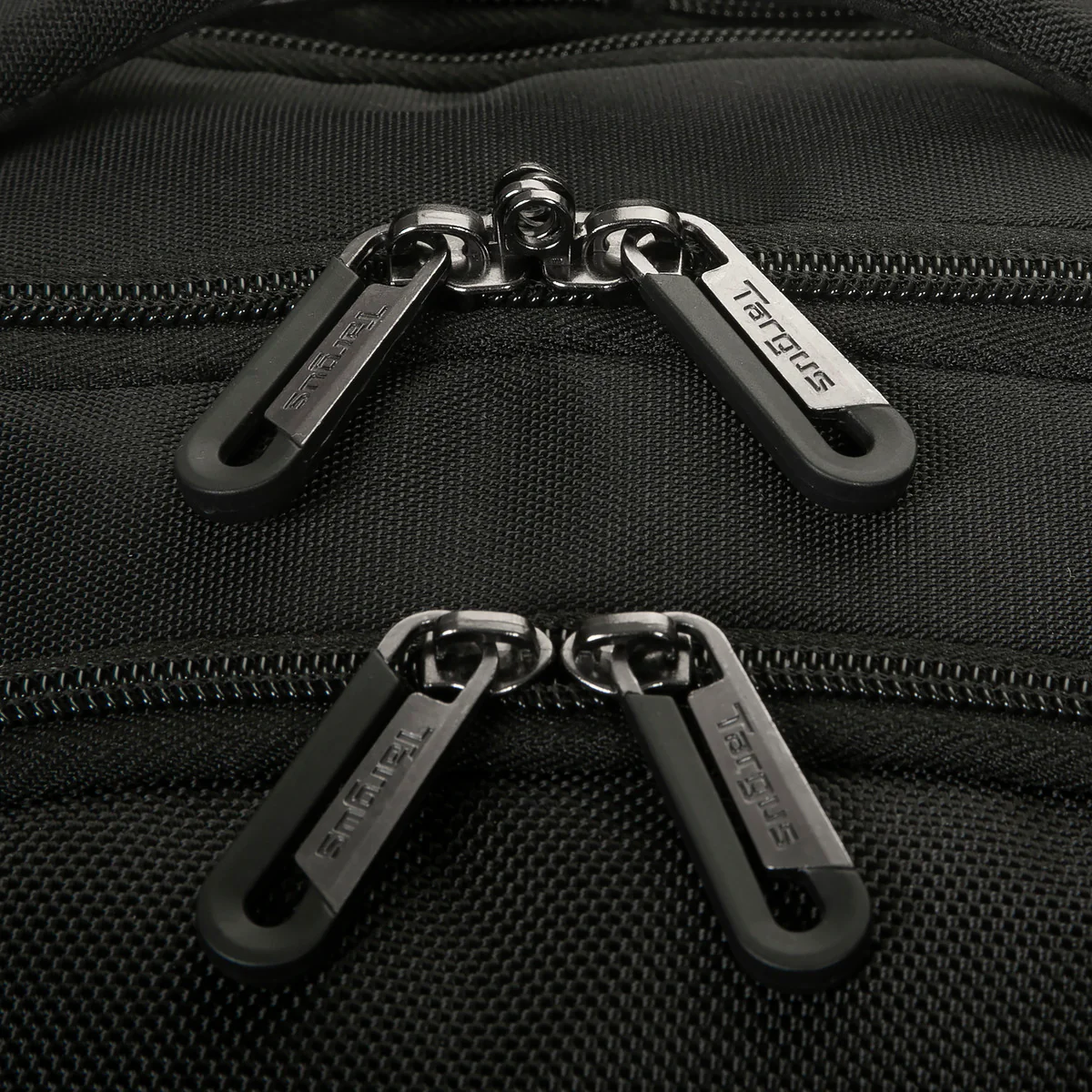 15-17” Voyager EXP Travel Backpack - Image 4
