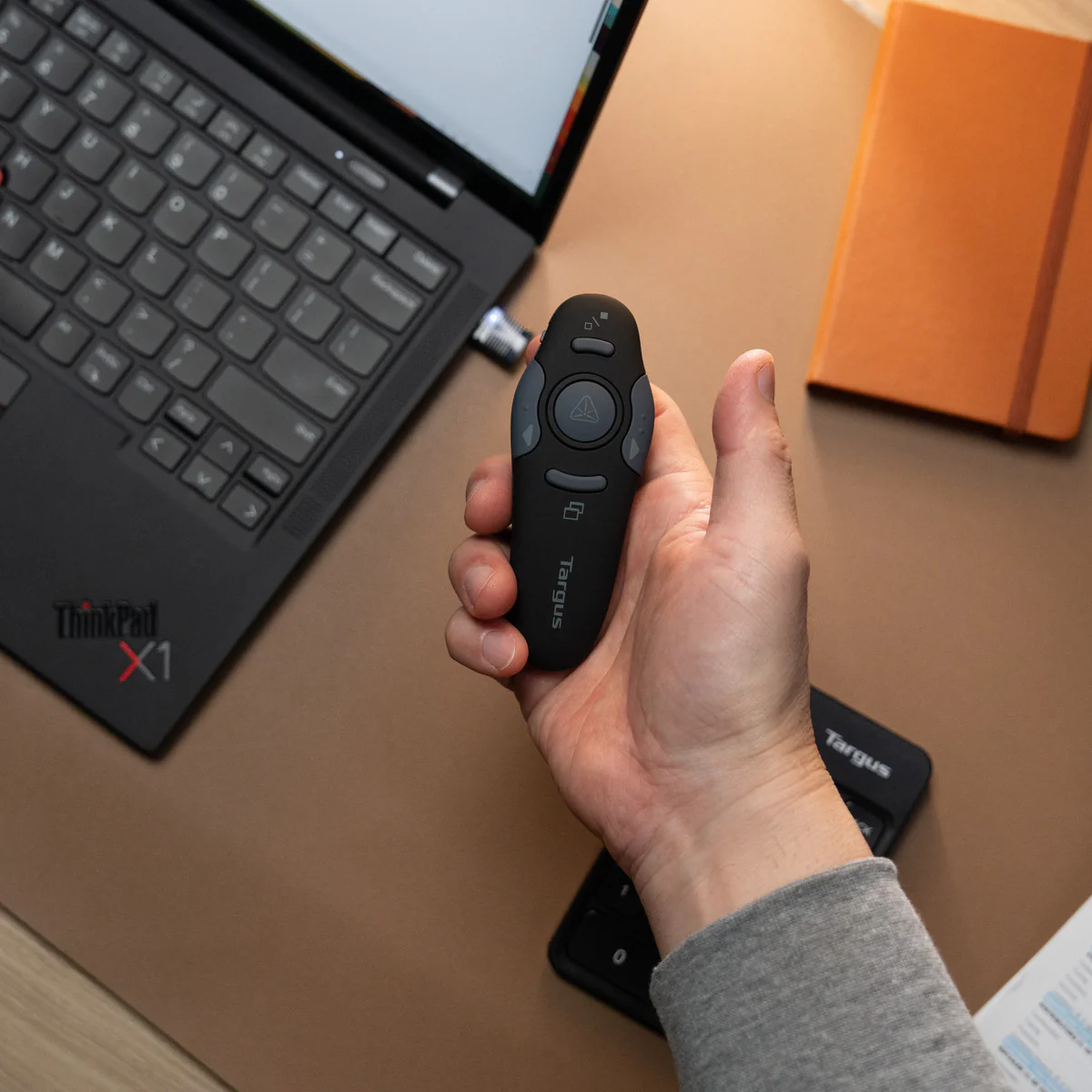Wireless USB Presenter with Laser Pointer - Image 9
